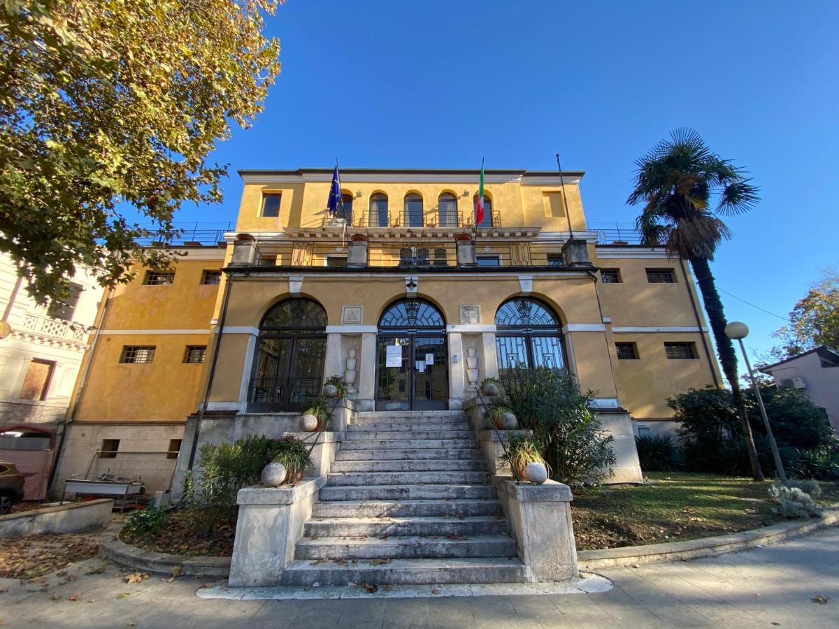 Ostello Di Vicenza Bagian luar foto